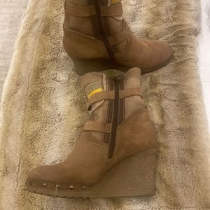 Wedge heel camel color bootie